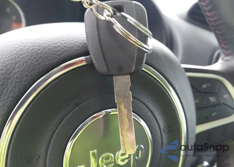 2015 Jeep Renegade Trailhawk из США, поврежденный, VIN ZACCJBCT0FPB59132